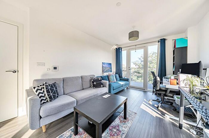 1 Bedroom Flat For Sale In Grosvenor Court, Adenmore Road, London, SE6