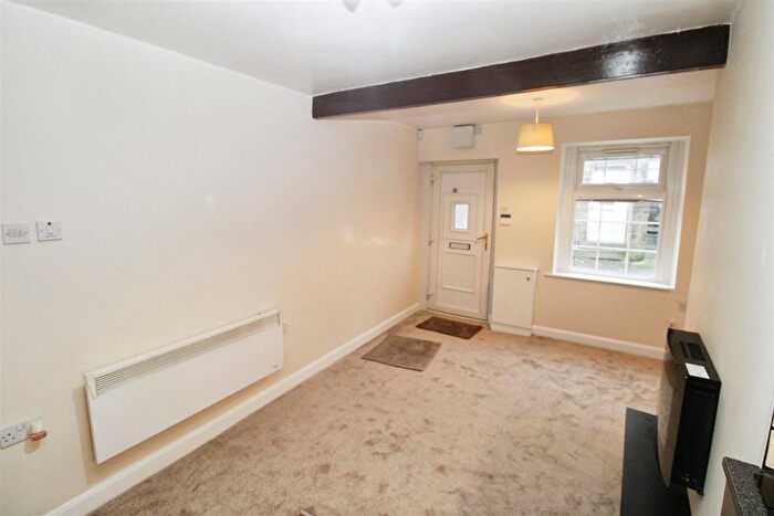 1 Bedroom Terraced House To Rent In Blenheim Place, Off Town Lane, Bradford, BD10