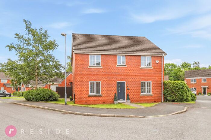 4 Bedroom Detached House For Sale In West Malling Close, Hopwood, Heywood, OL10