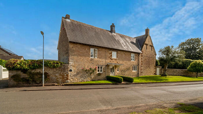 5 Bedroom Country House For Sale In Helmdon Road, Greatworth, Banbury Oxfordshire, OX17