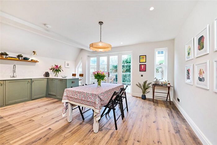 2 Bedroom Flat To Rent In Wandsworth Bridge Road, London, SW6