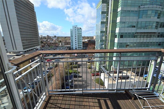 2 Bedroom Apartment To Rent In Park Lane, Croydon, CR0