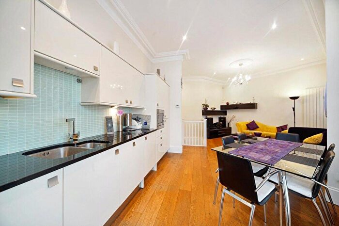 2 Bedroom House To Rent In Mount Pleasant Villas, Finsbury Park, London, N4