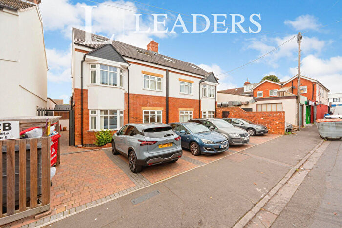 2 Bedroom Flat To Rent In Medina Road, Luton, LU4
