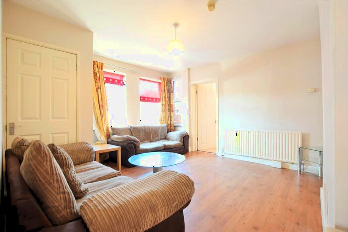 1 Bedroom Apartment To Rent In Basingstoke Road, Reading, Berkshire, RG2