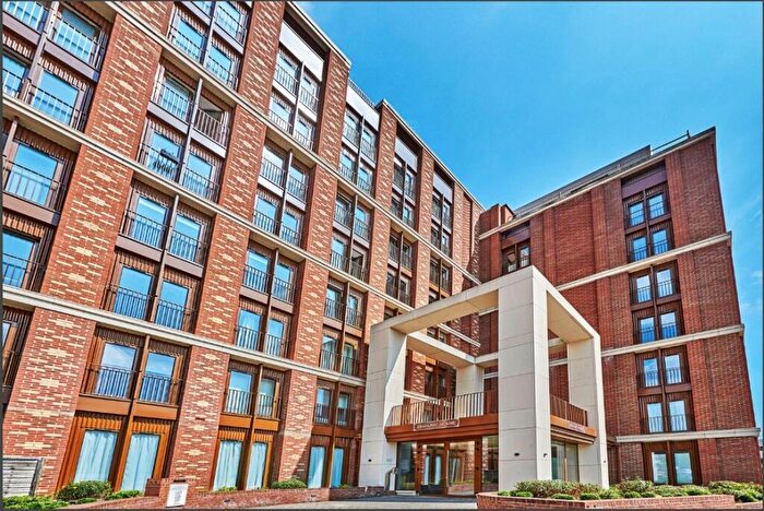 2 Bedroom Apartment For Sale In Grosvenor Road, St. Albans, Hertfordshire, AL1