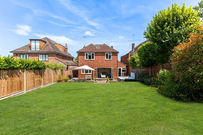 4 Bedroom Detached House For Sale In Mayfield Close, Harpenden, Hertfordshire, AL5