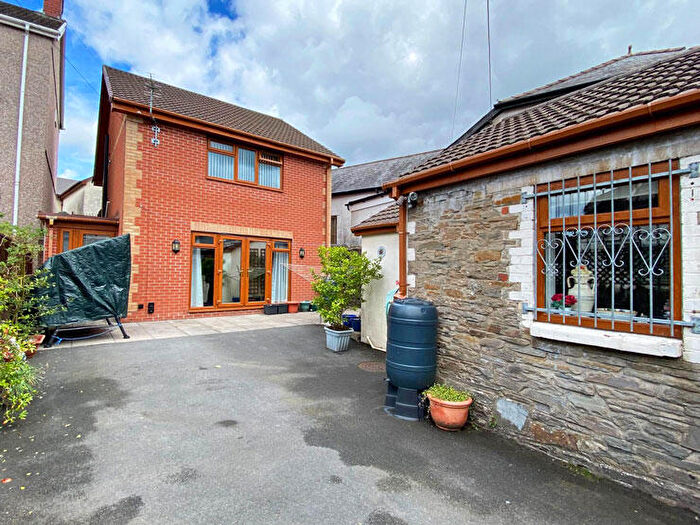 2 Bedroom Detached House For Sale In Lisburn Road, Ystrad Mynach, Hengoed, CF82