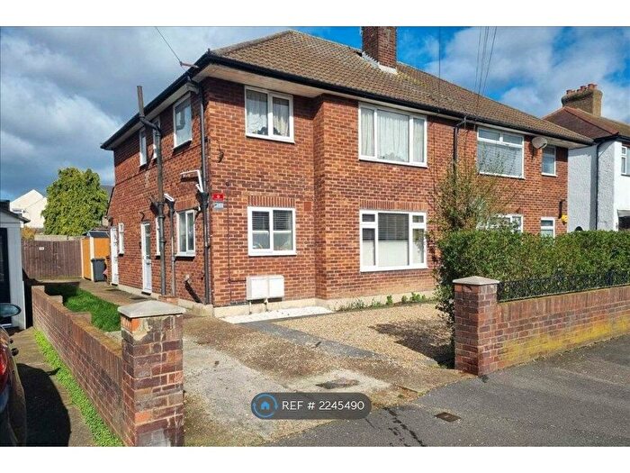 2 Bedroom Maisonette To Rent In Fruen Road, Feltham, TW14