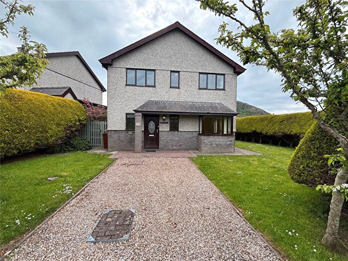 4 Bedroom Detached House For Sale In Bro Gwylwyr, Nefyn, Pwllheli, Gwynedd, LL53