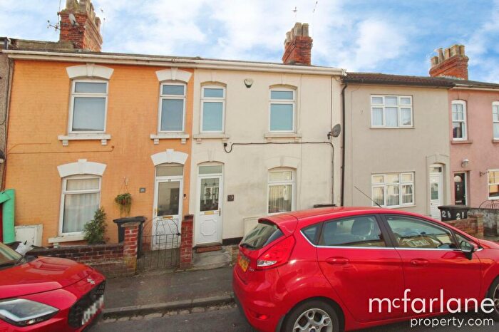 2 Bedroom Terraced House For Sale In Read Street, Swindon, SN1