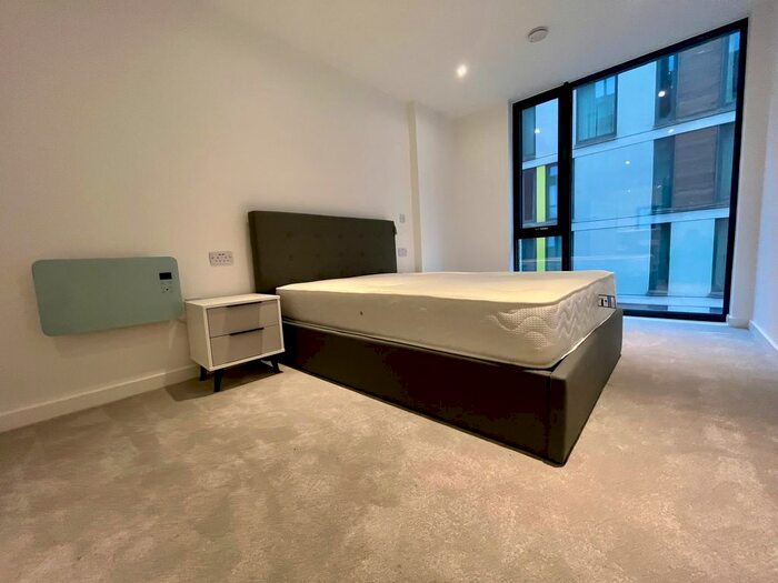 1 Bedroom Flat To Rent In Queen Street, Salford, M3