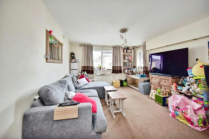 1 Bedroom Flat For Sale In St. Peters Street, Maidstone, Kent, ME16