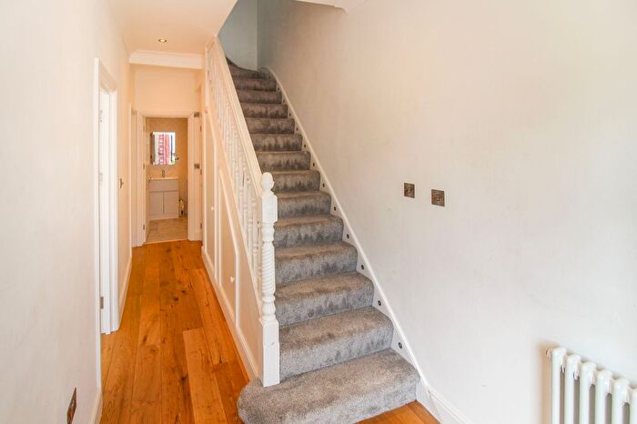 5 Bedroom End Of Terrace House To Rent In Coventry Road, Ilford, IG1