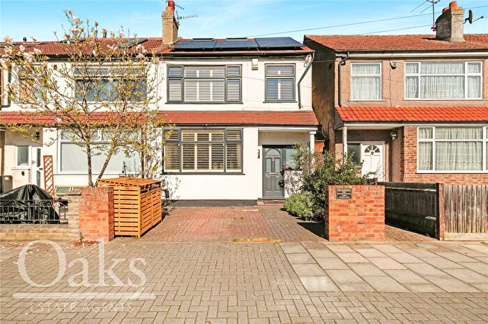 4 Bedroom End Terrace House For Sale In Fieldend Road, Streatham Vale, SW16