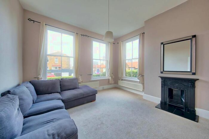1 Bedroom Flat To Rent In Wimbledon Park Road, London, SW18