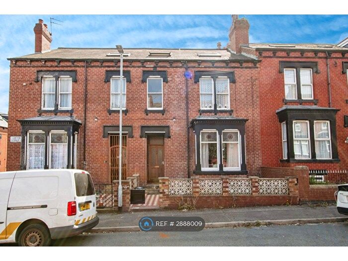 1 Bedroom Flat To Rent In Sefton Avenue, Leeds, LS11