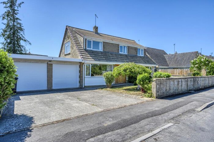 4 Bedroom Detached House For Sale In Meadow Way, South Cerney, Cirencester, GL7