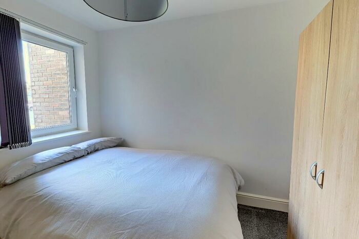 2 Bedroom Flat To Rent In - Berwick Street, L6