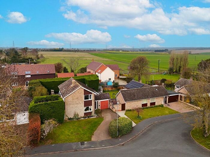 4 Bedroom Detached House For Sale In Orchard Close, Hail Weston, PE19