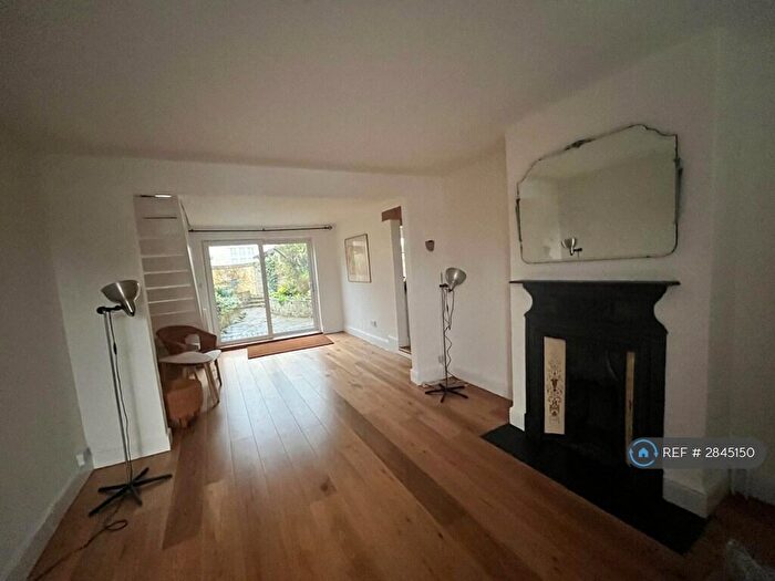 3 Bedroom End Of Terrace House To Rent In New Road, Ware, SG12