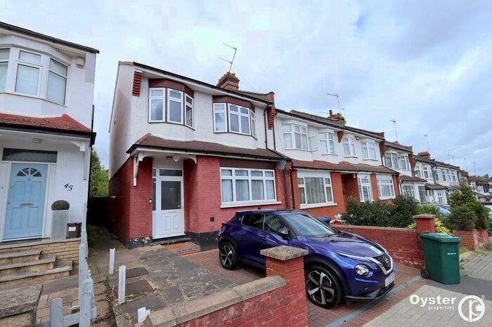 4 Bedroom End Of Terrace House To Rent In Petworth Road, London, N12