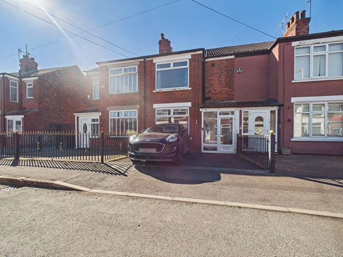 3 Bedroom Terraced House For Sale In Stephenson Street, Hull, HU9