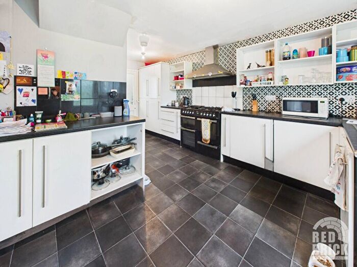 3 Bedroom Terraced House For Sale In Adkinson Avenue, Rugby, Warwickshire, CV22