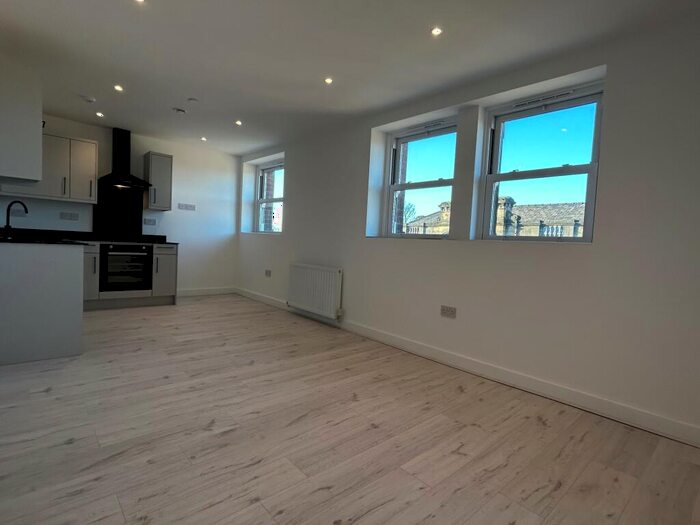 Apartment To Rent In Apt, Silver Street, Bury, BL9