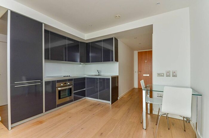 1 Bedroom Flat To Rent In Walworth Road, Elephant And Castle, London, SE1