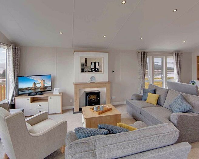 3 Bedroom Park Home For Sale In St. Leonards, Ringwood, BH24