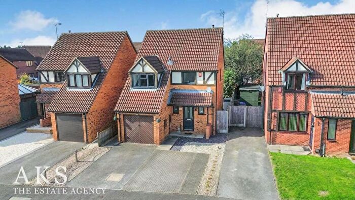 3 Bedroom Detached House For Sale In Eaton Close, Hatton, DE65