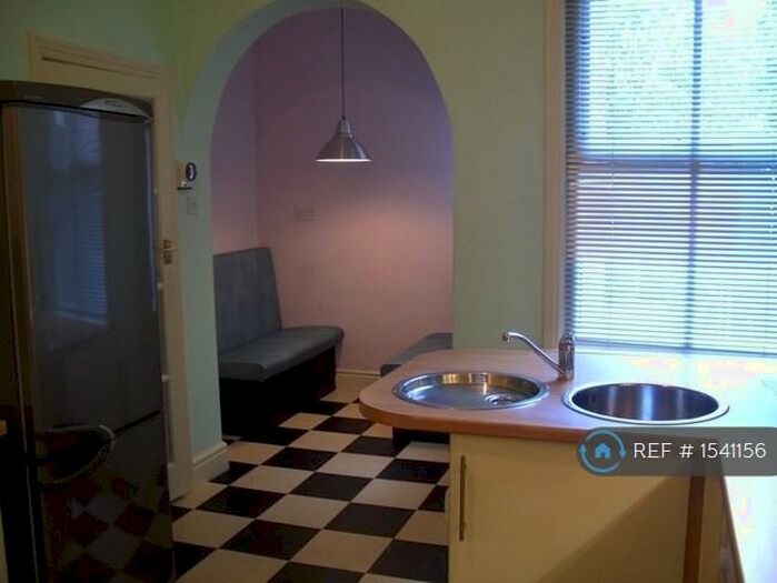 4 Bedroom Terraced House To Rent In Beech Grove, Manchester, M14