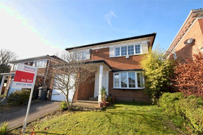 4 Bedroom Detached House To Rent In Oakwood Garth, Oakwood, Leeds, LS8