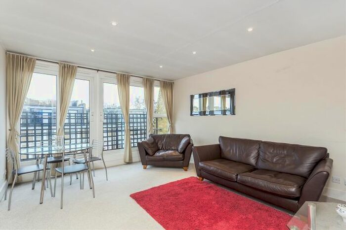 2 Bedroom Flat To Rent In Sinclair Gardens, Brook Green, London, W14