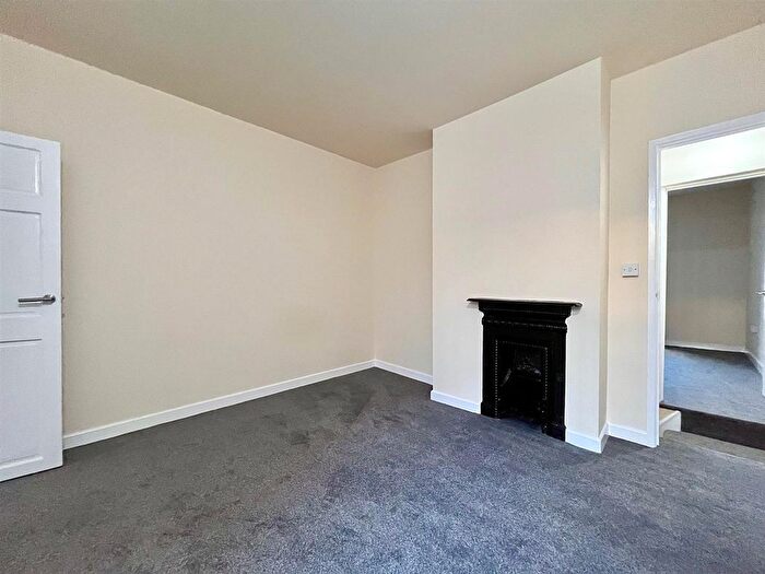 3 Bedroom Terraced House For Sale In Century Road, Great Yarmouth, NR31