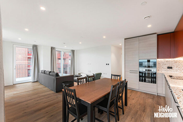 2 Bedroom Apartment To Rent In Hemlock Street, London, E14