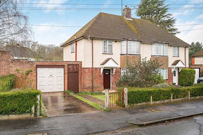 3 Bedroom Semi Detached House For Sale In Buckingham Drive, Emmer Green, Reading, RG4