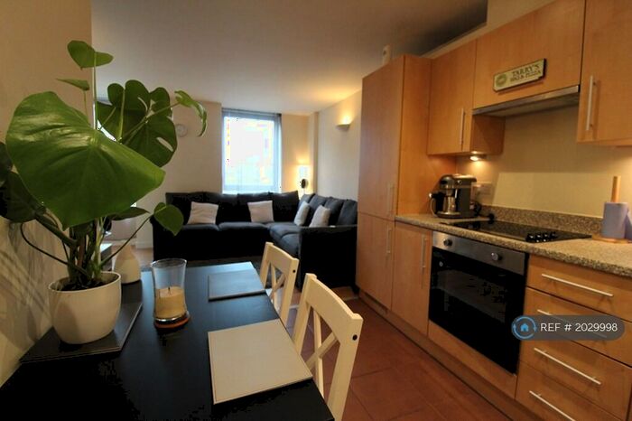 1 Bedroom Flat To Rent In Queens Road, Nottingham, NG2