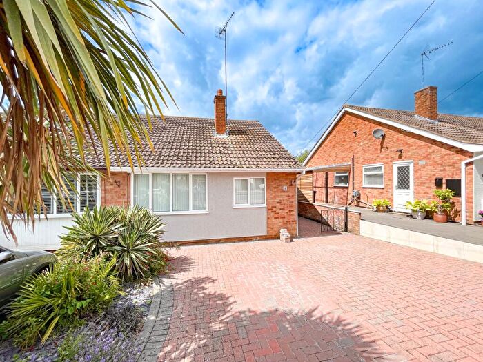 3 Bedroom Bungalow To Rent In Harrow Way, Kingsthorpe, Northampton, NN2