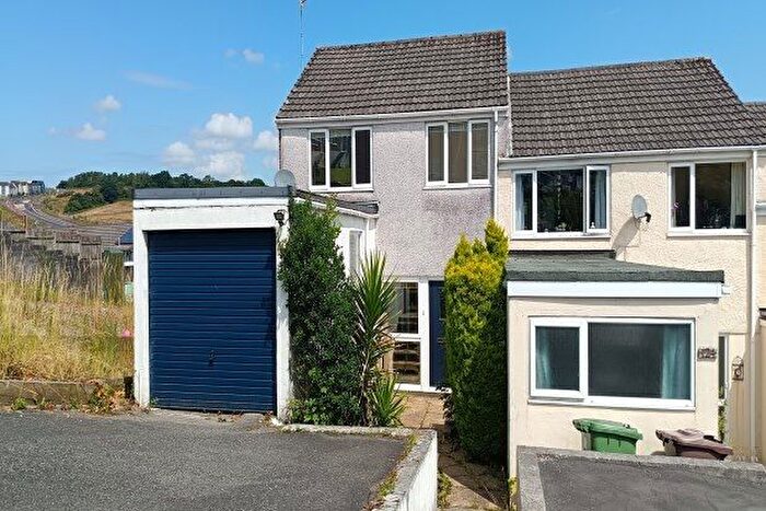 3 Bedroom Flat To Rent In Austin Crescent, Plymouth, PL6