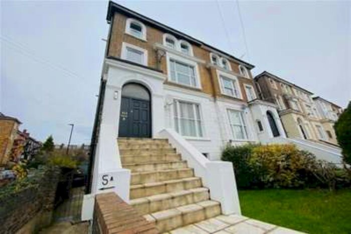 2 Bedroom Flat To Rent In Woodland Road, N11