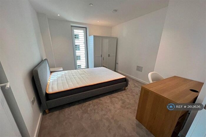 2 Bedroom Flat To Rent In Bouchon Point, Cendal Crescent, E1