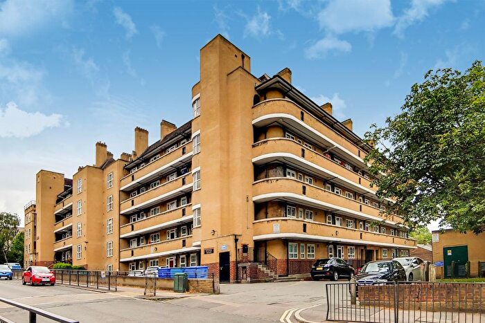 2 Bedroom Flat For Sale In Tanners Hill, London, SE8