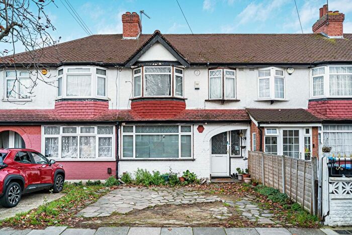 3 Bedroom Terraced House For Sale In Lancing Gardens, London, N9