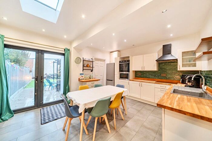 3 Bedroom Terraced House For Sale In Arthur Road, Windsor, SL4