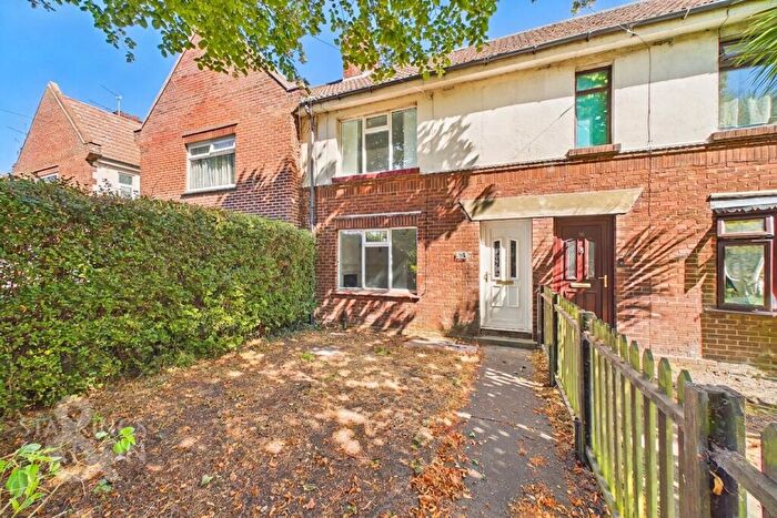 3 Bedroom Terraced House For Sale In Lawn Avenue, Great Yarmouth, NR30