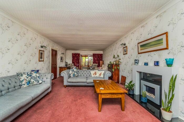 5 Bedroom Semi-Detached House For Sale In Holles Crescent, Nottingham, Nottinghamshire, NG7
