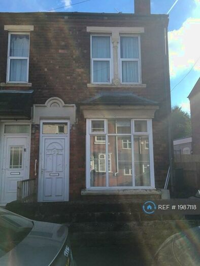 3 Bedroom End Of Terrace House To Rent In Farm Road, Oldbury, B68