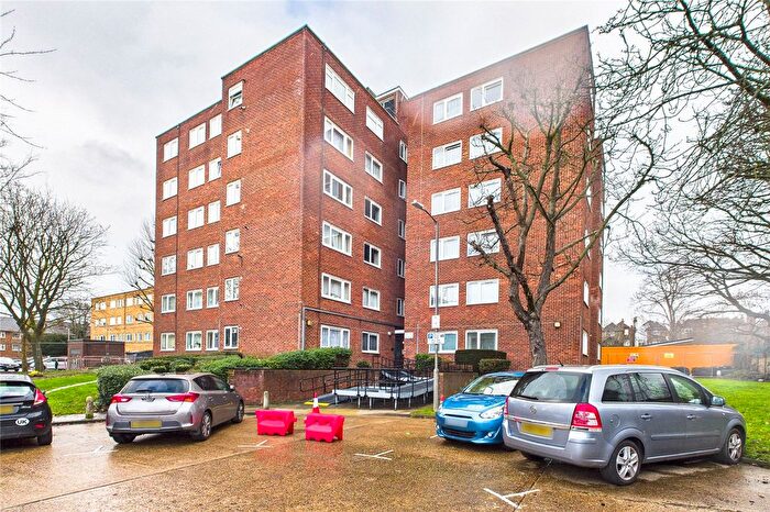 2 Bedroom Flat For Sale In The Alders, Aldrington Road, London, SW16